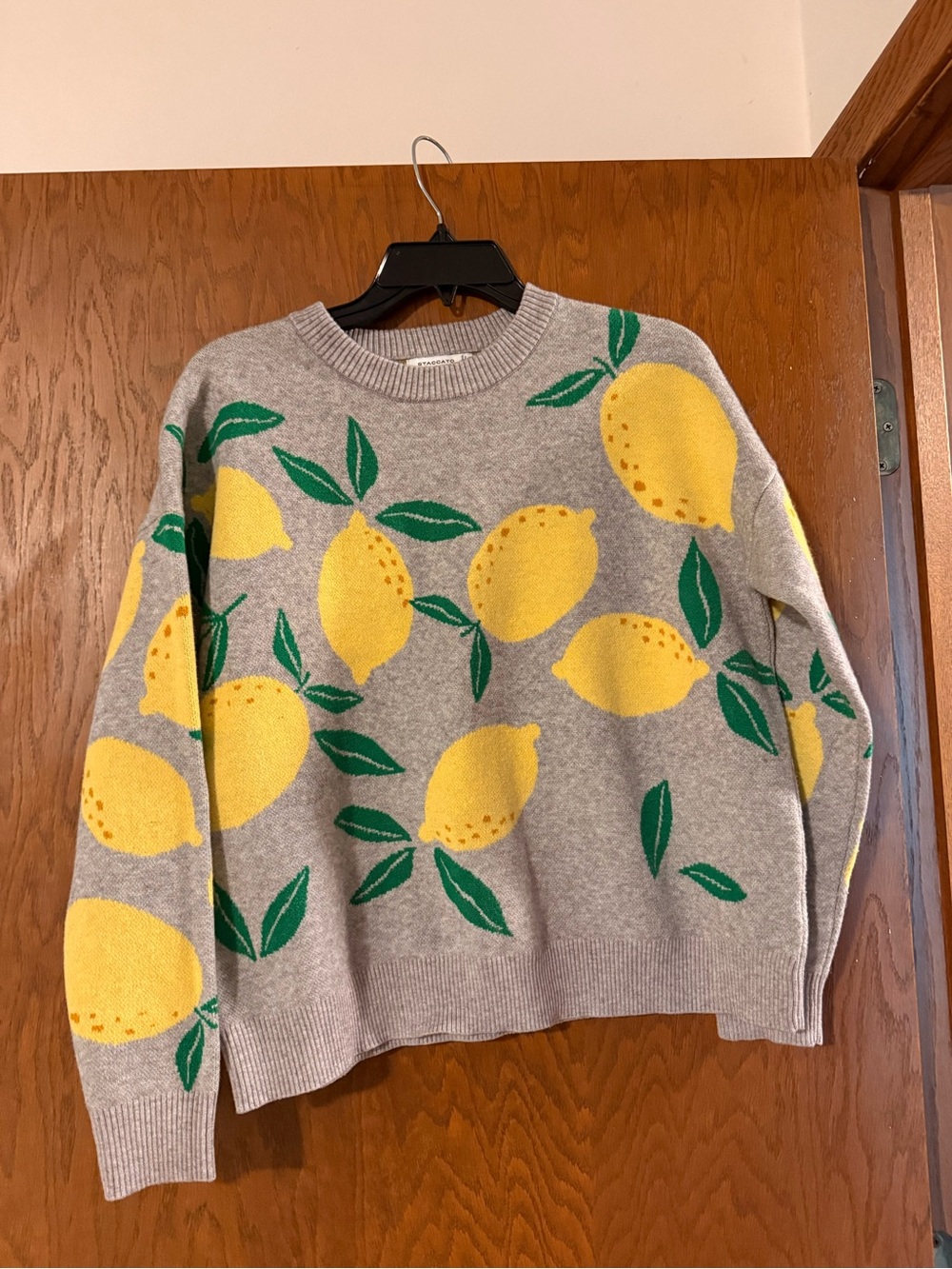 Staccato Gray Sweater with Yellow Lemon and Green Leaf Motif